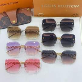 Picture of Louis Vuitton Sunglasses _SKUfw76300632fw